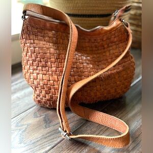 Vilenca Holland woven leather crossbody bag